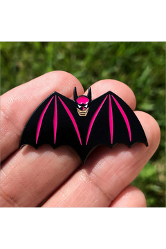 Batman Brooch online